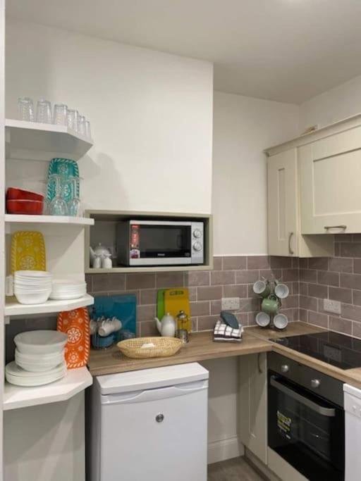Location, Location - Modern 2 Bed Apt In Cill Airne Exteriör bild